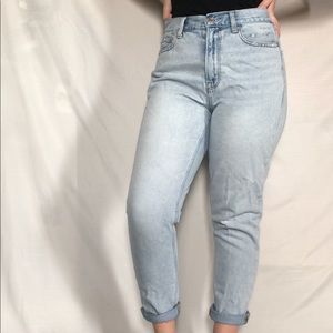 American Eagle Mom Jeans